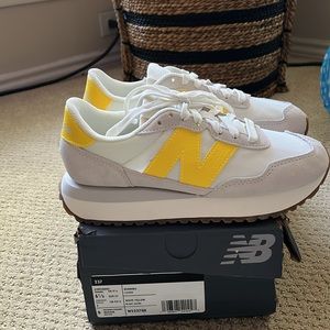 BRAND NEW- New Balance 237- Women’s 6.5